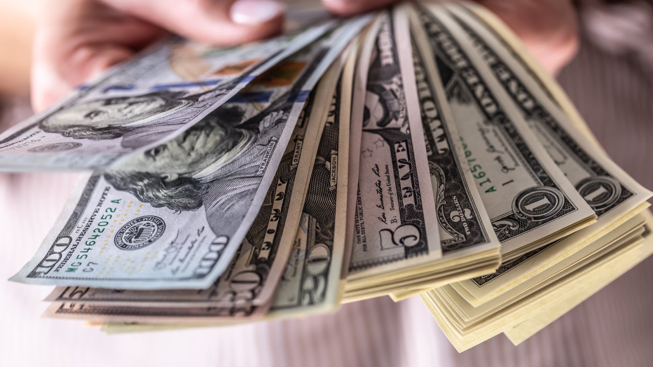 مقایسه قیمت خرید عمده لوازم آرایشی از ترکیه با سایر بازارها